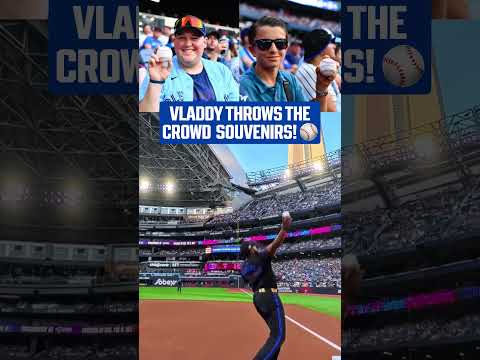 Some fan appreciation from Vlad Jr. on #PlayersWeekend!