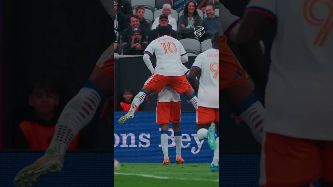 To the very last whistle. ⏱️🔶🔷