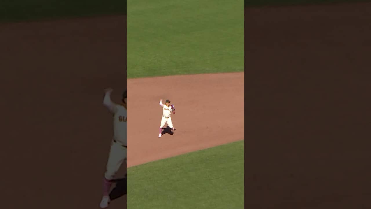 Willy Adames makes a clutch play 💎
