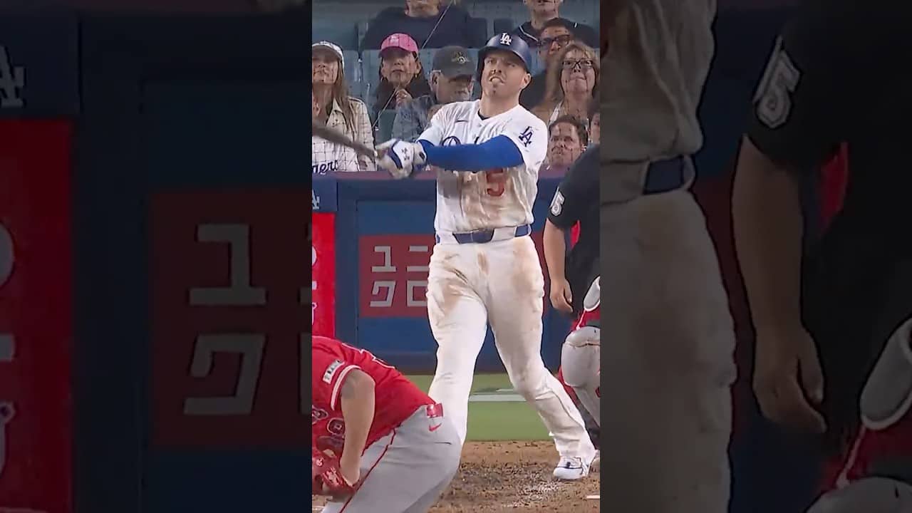 Freddie Freeman with a walk-off homer for Dodgers!! 🚨