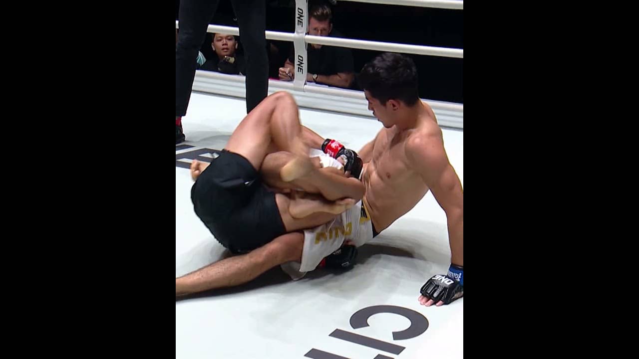 NO MERCY 🤜 Can Avazbek Kholmirzaev take Yuya Wakamatsu's crown at ONE SAMURAI 1?