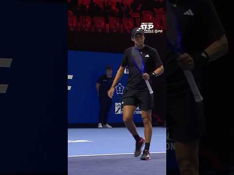 Learner Tien with a big rally on his way to defeating Basavareddy #NextGenATPFinlas 🔥