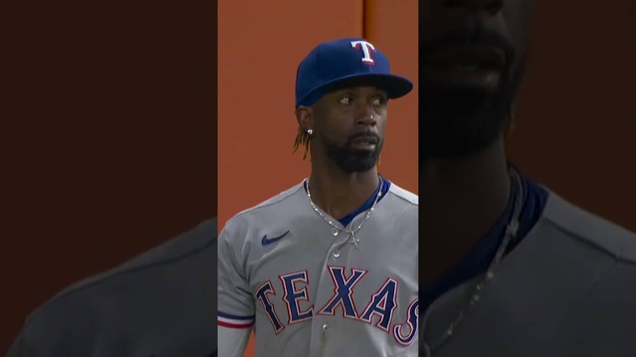 VINTAGE Andrew McCutchen makes the diving catch 💪🤩