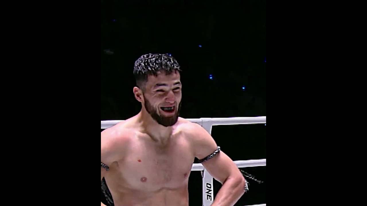 NONSTOP Pressure 🔥 Can Dedduanglek take down Cyber at ONE Friday Fights 153?