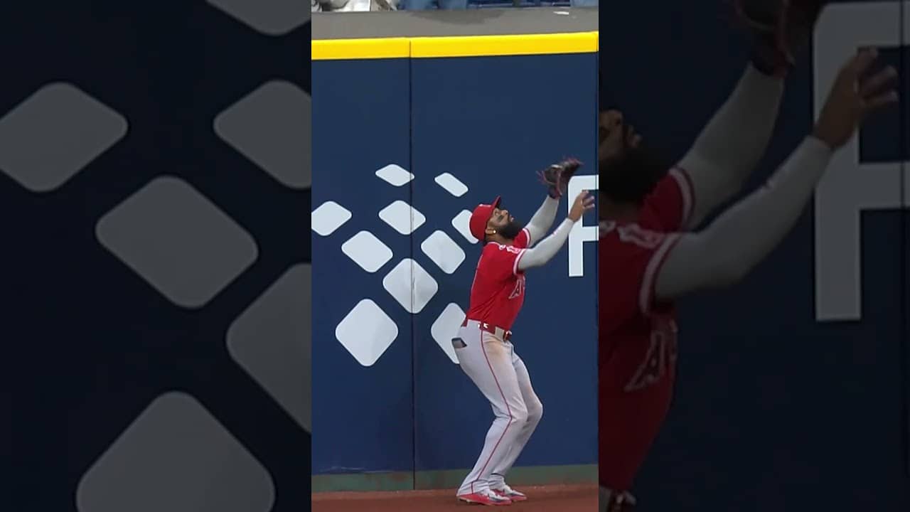 Jo Adell is back to robbing home runs! 😱