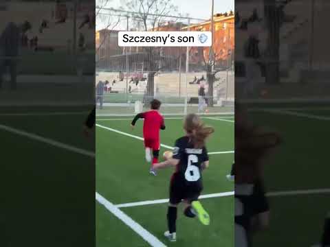 Wojciech Szczesny's kid was gliding past 😳 (via liam.szczesny, wojciechszczesny, marina_official/IG)