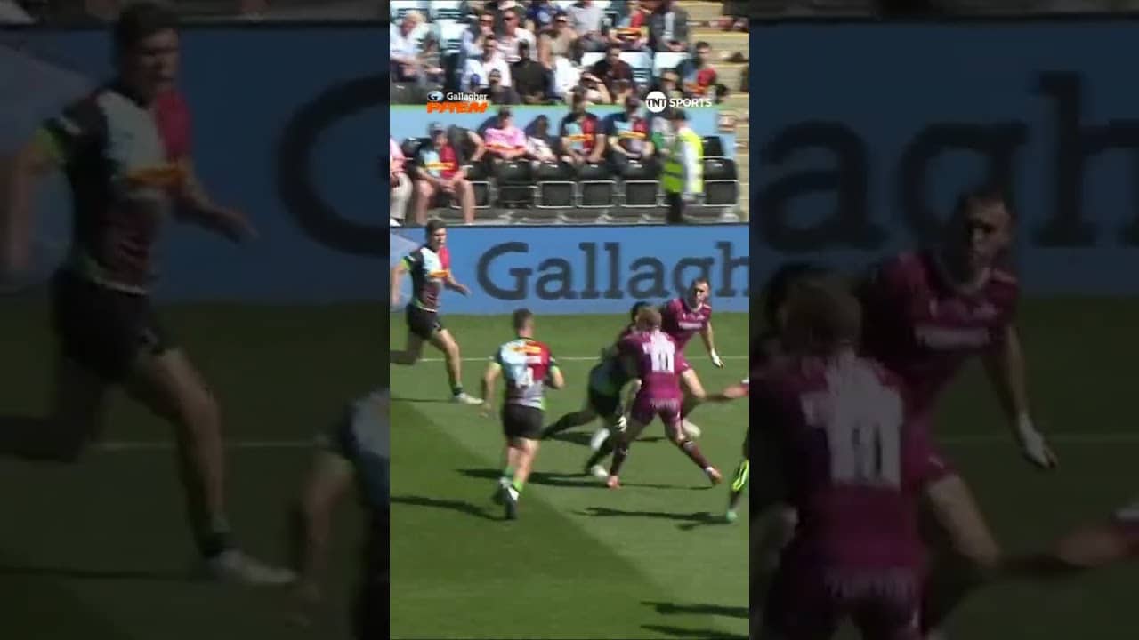 6'4", 115kg flanker vs a scrum-half