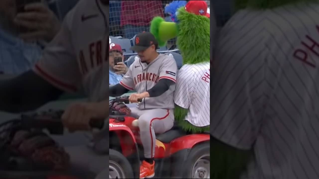 Willy Adames messing with the Phillie Phanatic is like watching a cartoon play out in real life 😂