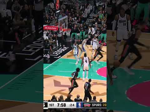 That 4️⃣-1️⃣ connection going crazy tonight ‼️ #spurs #nba #wemby #deaaronfox
