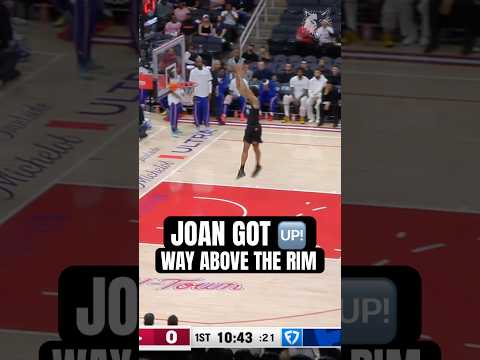 The Rookie!! Joan Beringer with the steal and the SLAM 💥