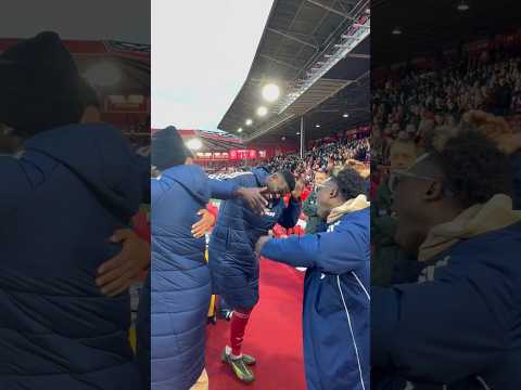 Forest players celebrate win against Leeds! ❤️🕺