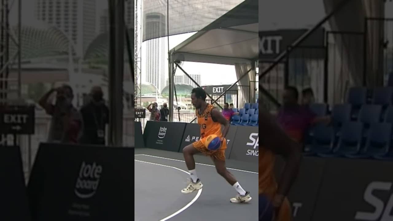 Defense had no idea what was going on 😭  Via: FIBA3x3 #3x3basketball #3x3WC