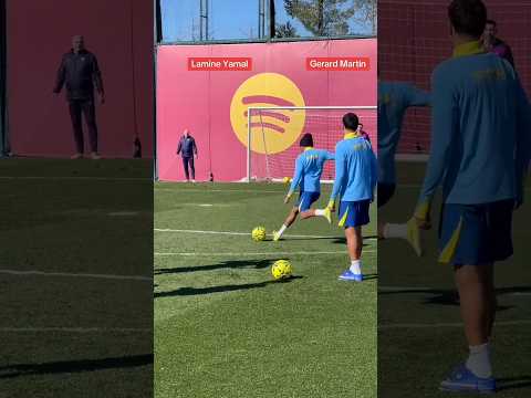 Who wins this two-touch challenge? Lamine or Gerard? 🎯 #shorts #fcbarcelona #shortvideo