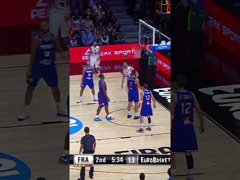 Pau Gasol really went for the header finish 😂 #EuroBasket