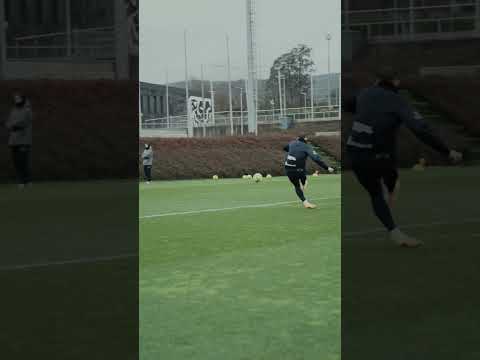 Definición Toni Martínez en entrenamiento #alaves #shorts