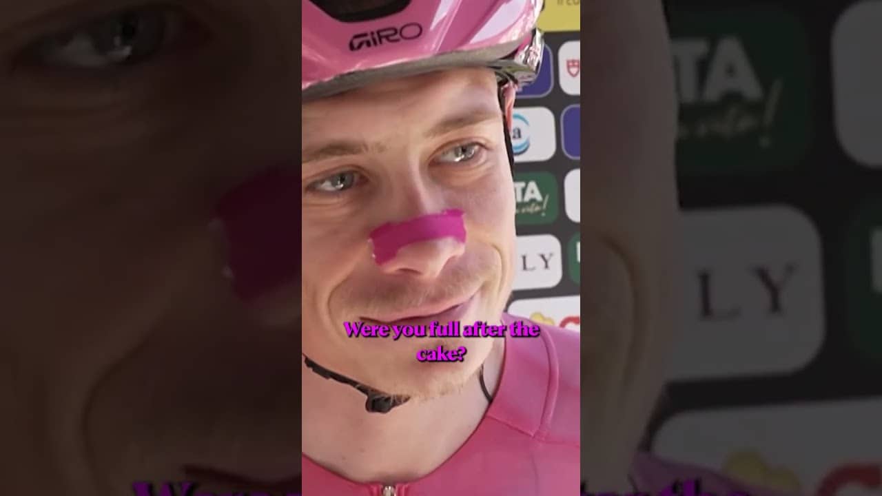 Cake on the rest day but Jonas Vingegaard is hungry for more at this Giro 🍰😋💕