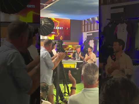 The Breakaway is LIVE at Rapha London as Orla receives a huge applause to start the show 🤩👏