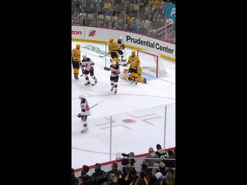 Paul Cotter with a Short Goal vs. Pittsburgh Penguins