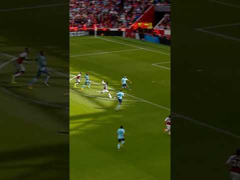 GOALKEEPER TO GOAL IN A FLASH!