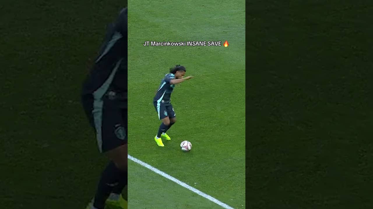 MR FANTASTIC IN GOAL 🔥
