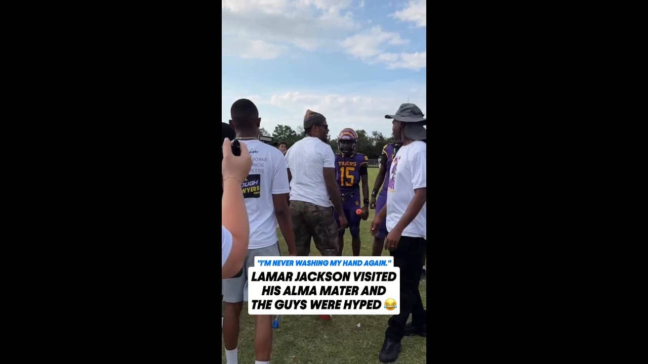 Lamar Jackson got his jersey number retired by Boynton Beach High School 👏