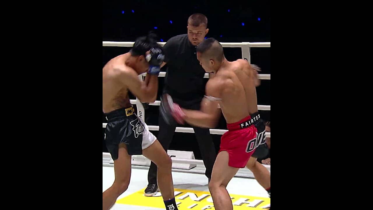 ABSOLUTE MADNESS 🤯 Run it back to the crazy battle between Maisangkum and Petsangwan!