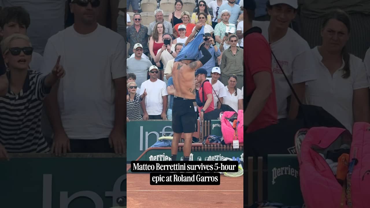 Back into the 4th Round for the first time since 2021 😤 #rolandgarros #matteoberrettini #tennis