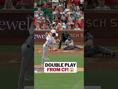 Steven Kwan makes the diving catch and gets the double play!