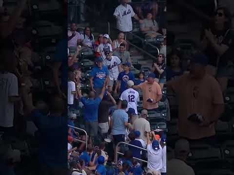 Fan catch of the year?! 😱