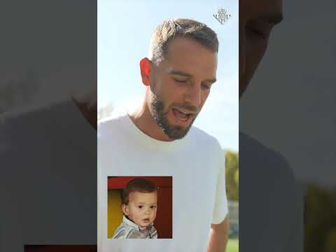 Le enseñamos a PAU LÓPEZ las fotos de sus compañeros de niños y pasa esto... 😅 #shorts #realbetis