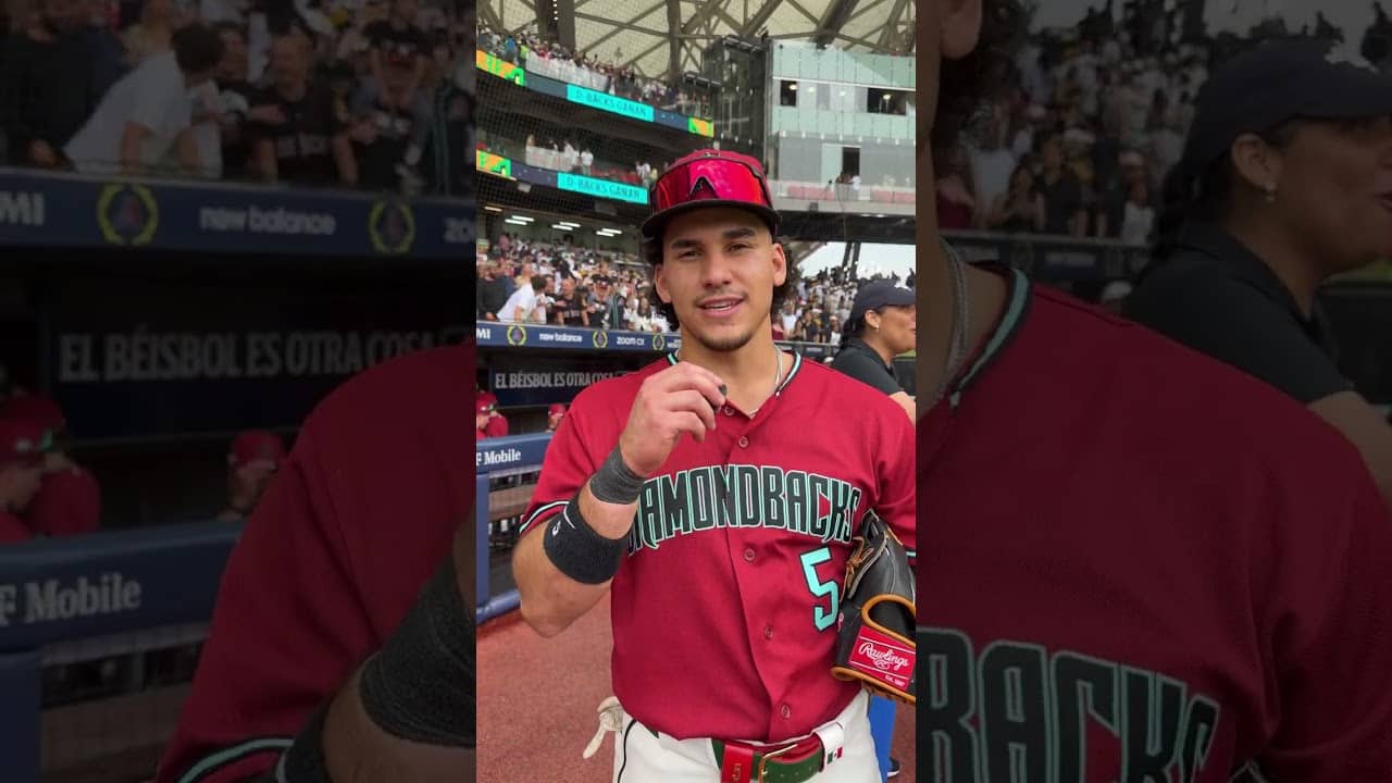 Alek Thomas spreads some #MexicoCitySeries love 💚🤍❤️