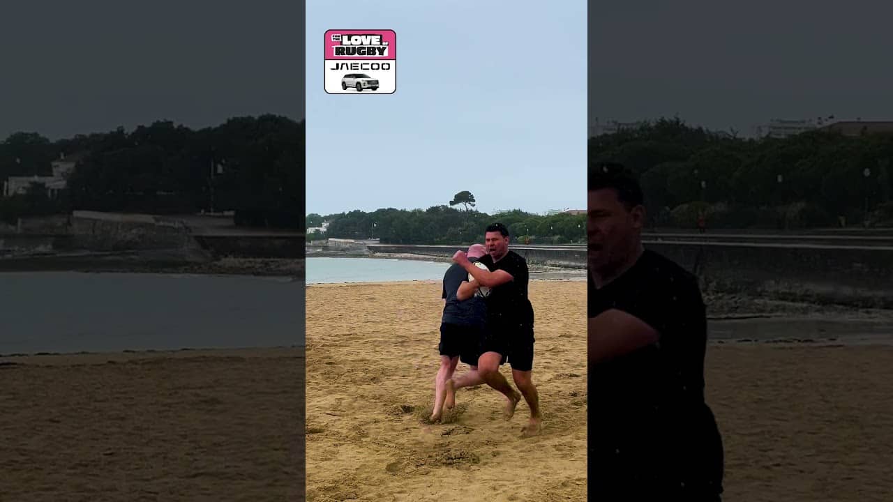 England Rugby Players: Run it straight 😤🐂