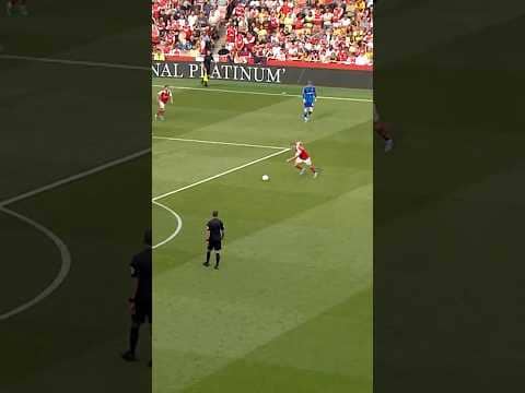 MARTIN ØDEGAARD PASSES IT IN!