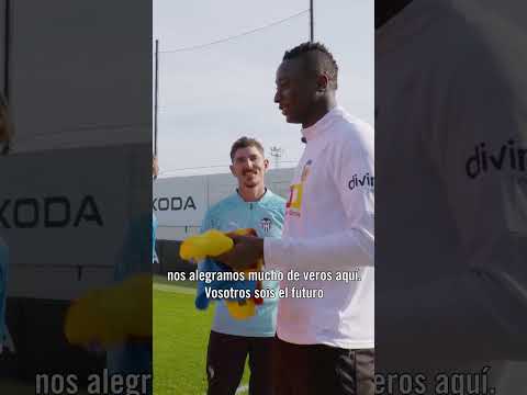 🎦 Sadiq da la bienvenida a la nueva VCF Academy Adelaide 🇦🇺 | VALENCIA CF