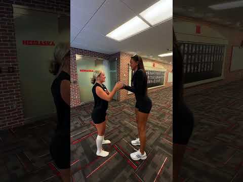 Harper Murray & Laney Choboy break down their handshake 🤝 #shorts