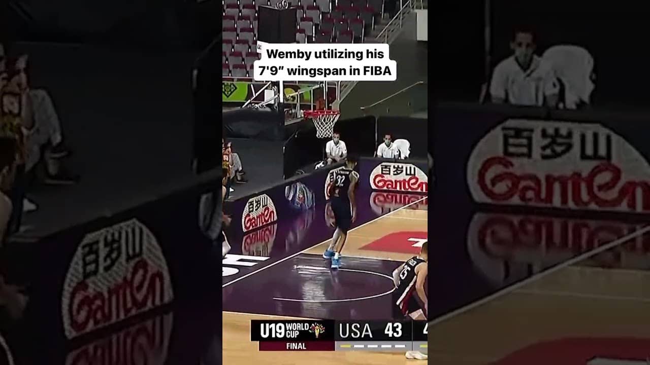 Victor Wembanyama taking advantage of the FIBA Rules vs. Chet Holmgren 👀