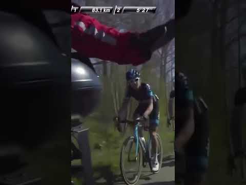 Throwback to when Paris-Roubaix was interrupted by a train 😳
