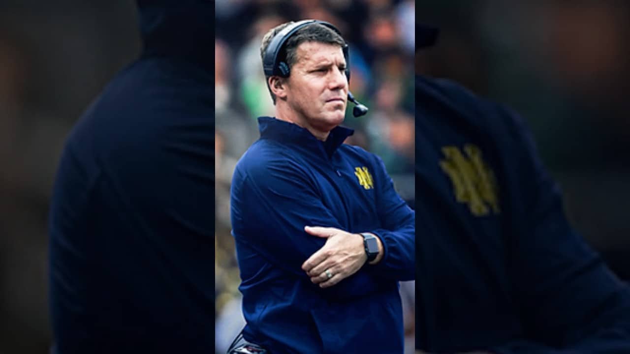 What type of coach is Chris Ash & how does he right the ship? #football #notredame #chrisash