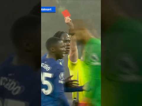 Disaster start for Chelsea 😬