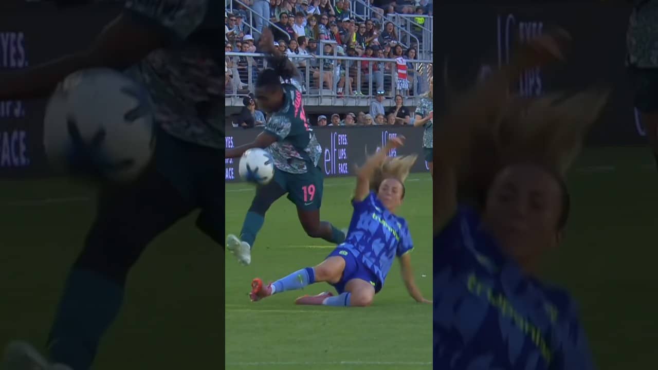 Full commitment. Perfect timing. 😮‍💨 Madison Curry ⚽