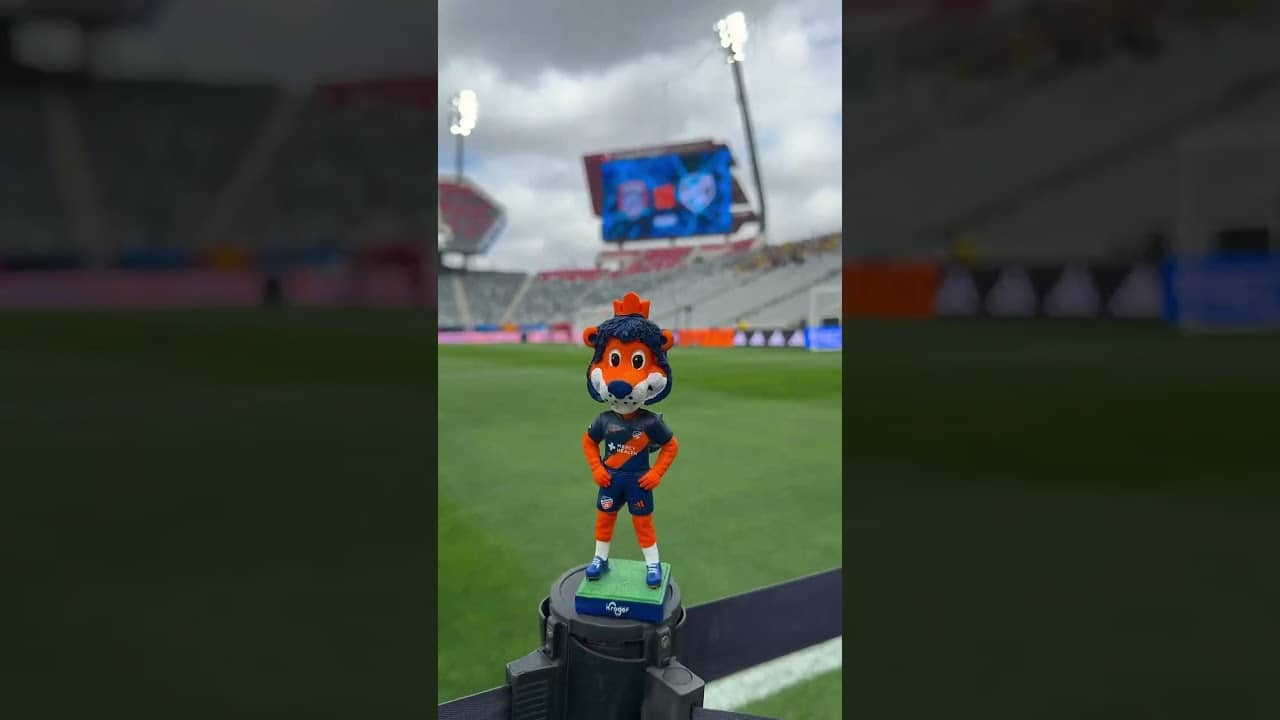 First time at Snapdragon Stadium for Gary. 🔸🌴🔹