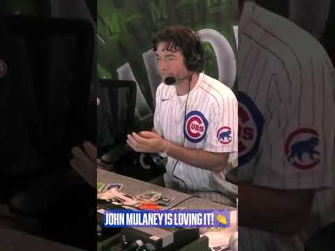 Chicago native John Mulaney is in the house cheering on the Cubs 👏