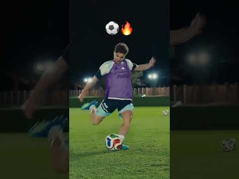 Julian Alvarez refining his aim for the game 🔥⚽️ (via @juliaanalvarez/IG)