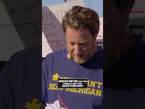 Our TOP moment of the 2025 season goes to... Coach Meyer's perfect gift for Dave Portnoy 🤣🐑