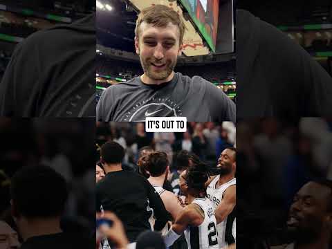 Luke Kornet the trendsetter 🤣 (via Comply_Guy/X) #spurs #nba #lukekornet