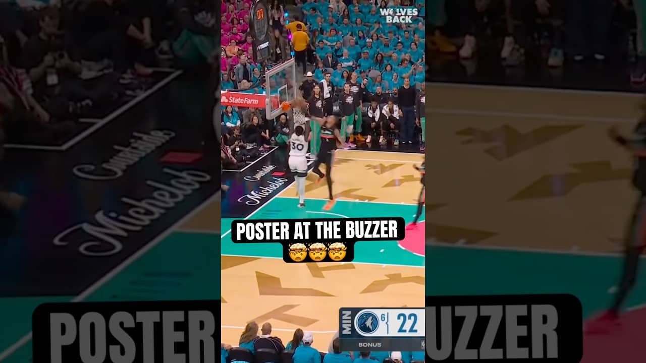 Julius Randle Threw It Down To Beat The Clock 🔨