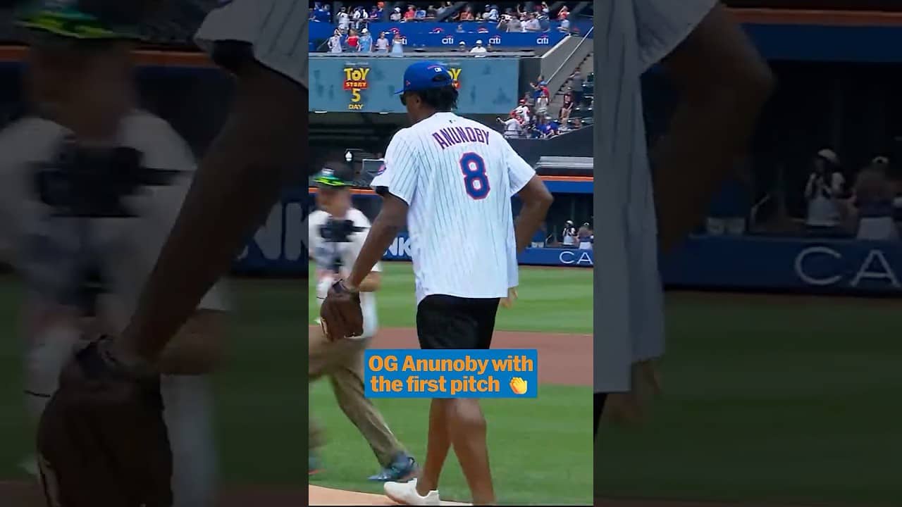 Knicks OG Anunoby tosses out the first pitch at Citi Field 🔥