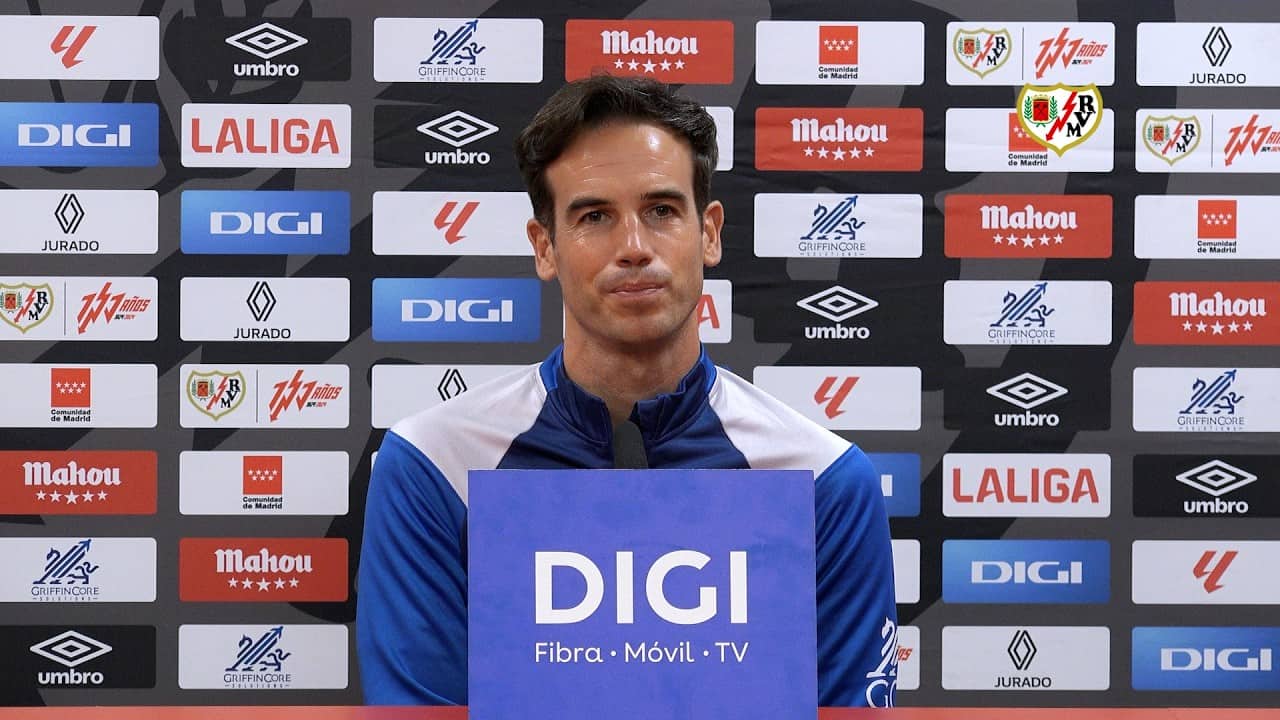 Íñigo Pérez en la previa del Rayo Vallecano - Girona FC
