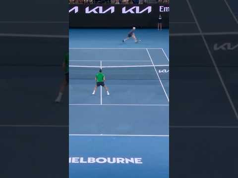 BRILLIANT backhand winner! 🙌