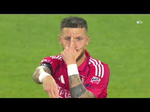 Marcel Hartel CHIPS FROM 35 YARDS for St. Louis!!